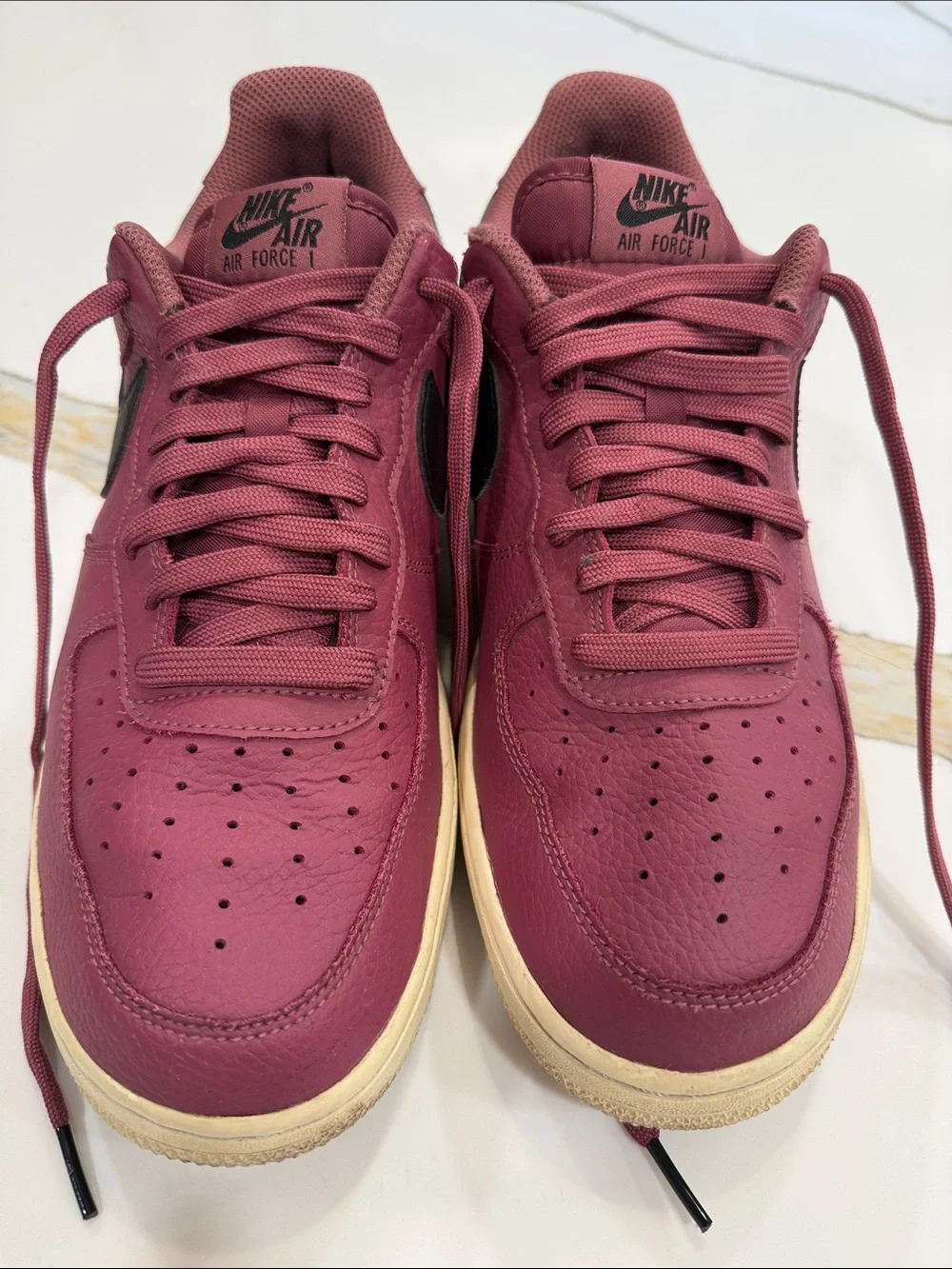 Nike Air Force 1 Low Men's Sneakers in Wine. VINTAGE!  Men’s size 9. AA4083-601